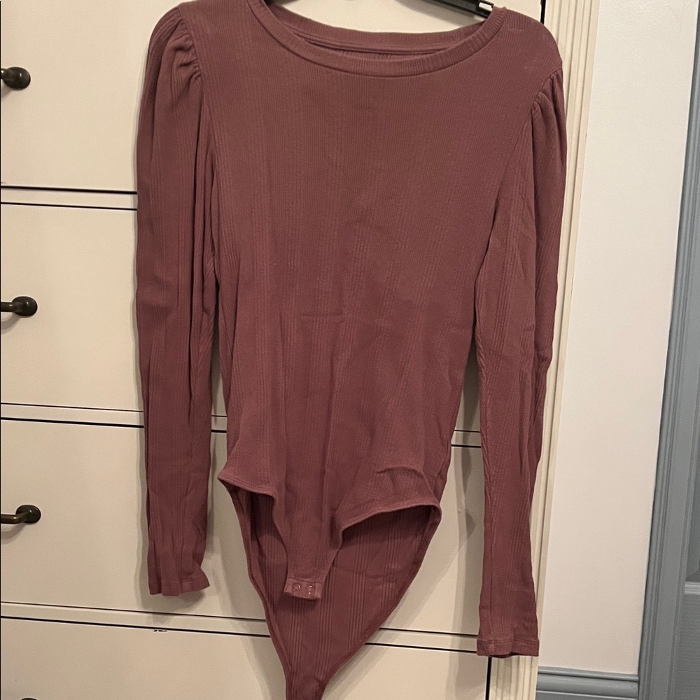 GAP Long-Sleeve Ribbed Bodysuit in Dusty Mauve